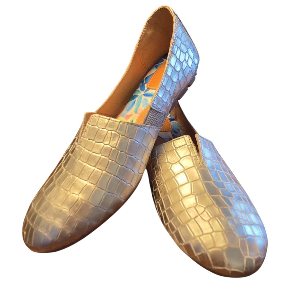 Born Sebra II slip-on flat loafers gold metallic crocodile-embossed leather sz 8